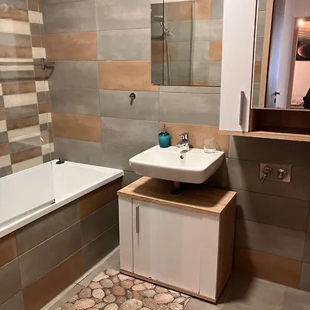 Lido Nappali + 3 Halo Apartament *